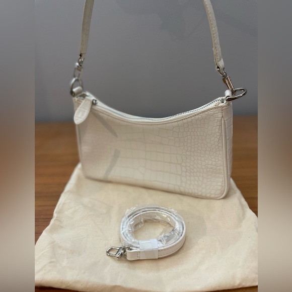 W Concept Bonne Clutch Bag White by MORL - Picture 3 of 6